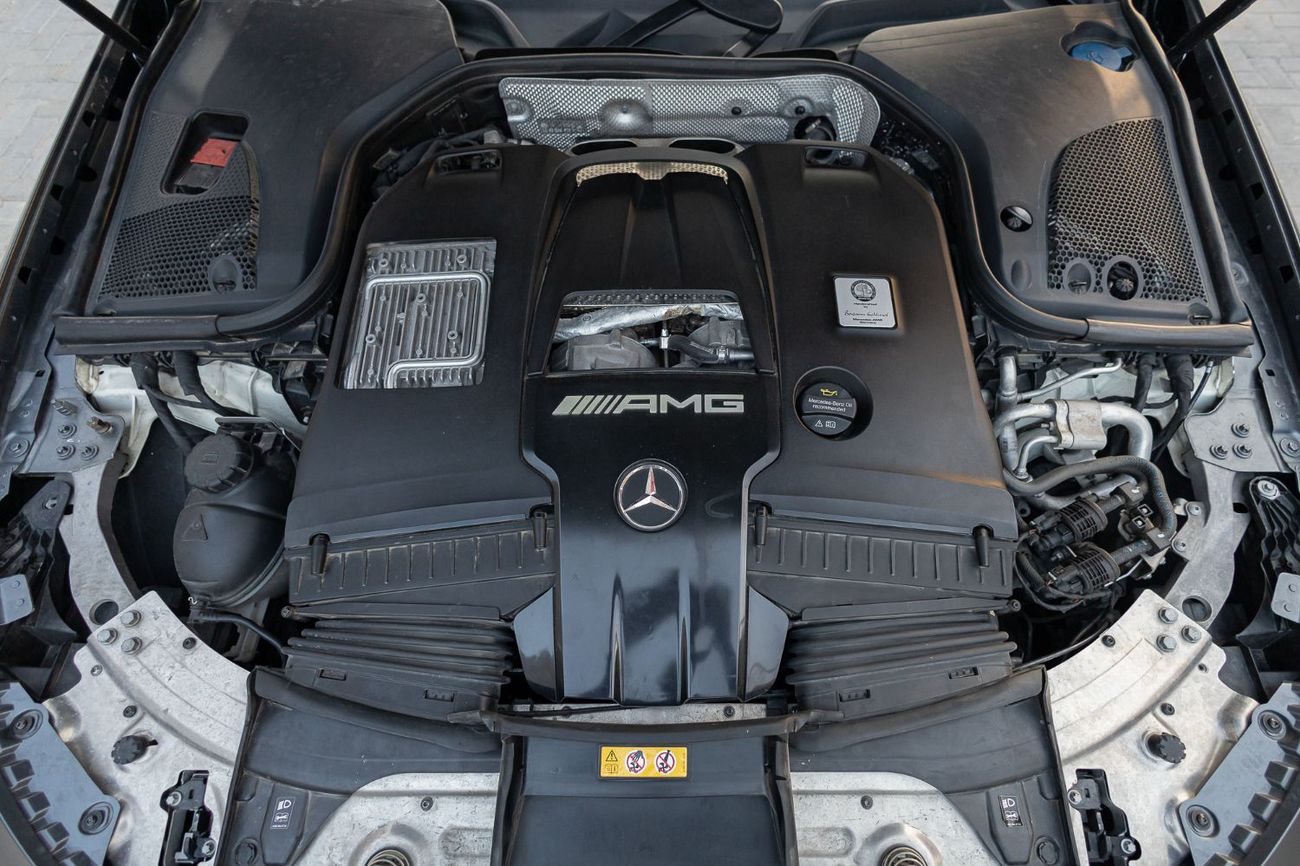 Mercedes-Benz E 63 S AMG Std 4.0L