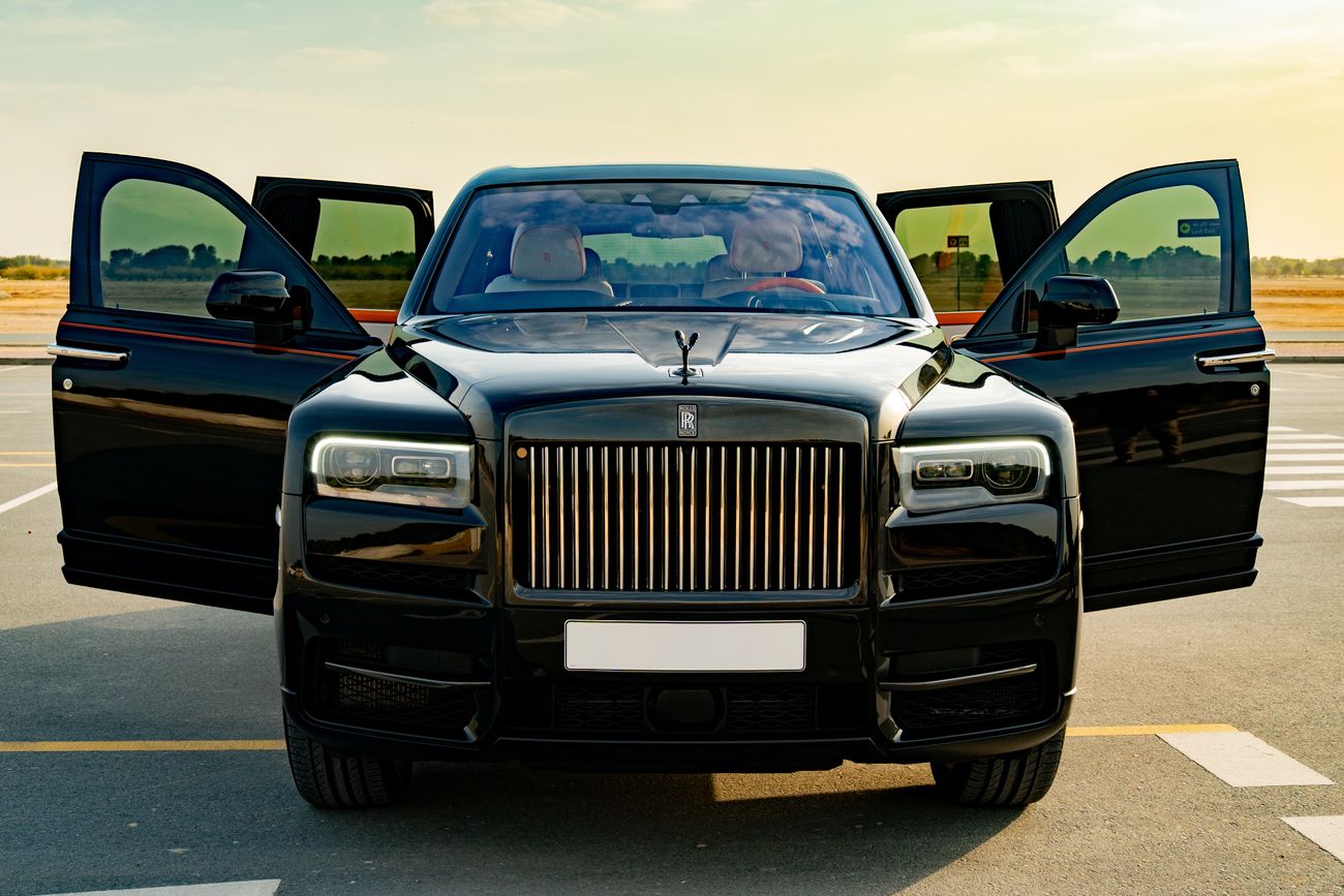 Rolls-Royce Cullinan 6.7L Twin-Turbo (563 HP)