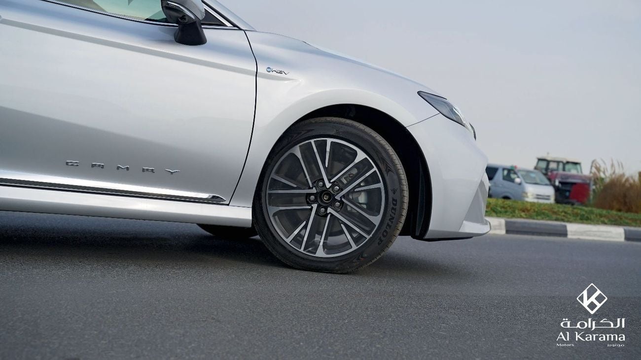 Toyota Camry Lumiere, 2.5L Hybrid with Seat Memory & Ventilation, Radar, 360 Camera