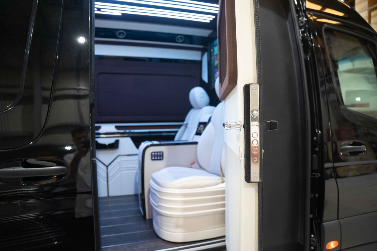 Mercedes-Benz Sprinter VIP High End Transporter with Luxurious Options