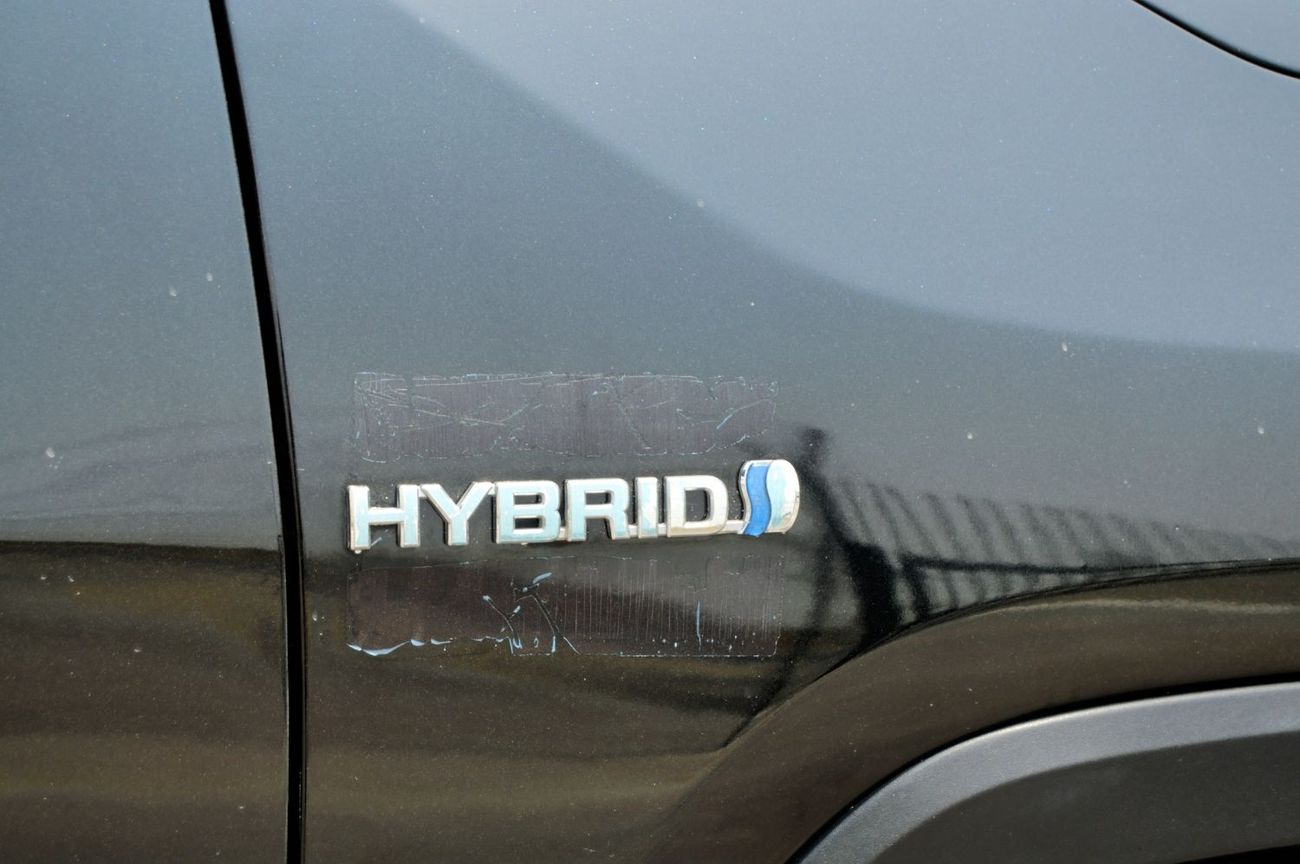 Toyota RAV4 Full Option 2.5L Hybrid/Petrol