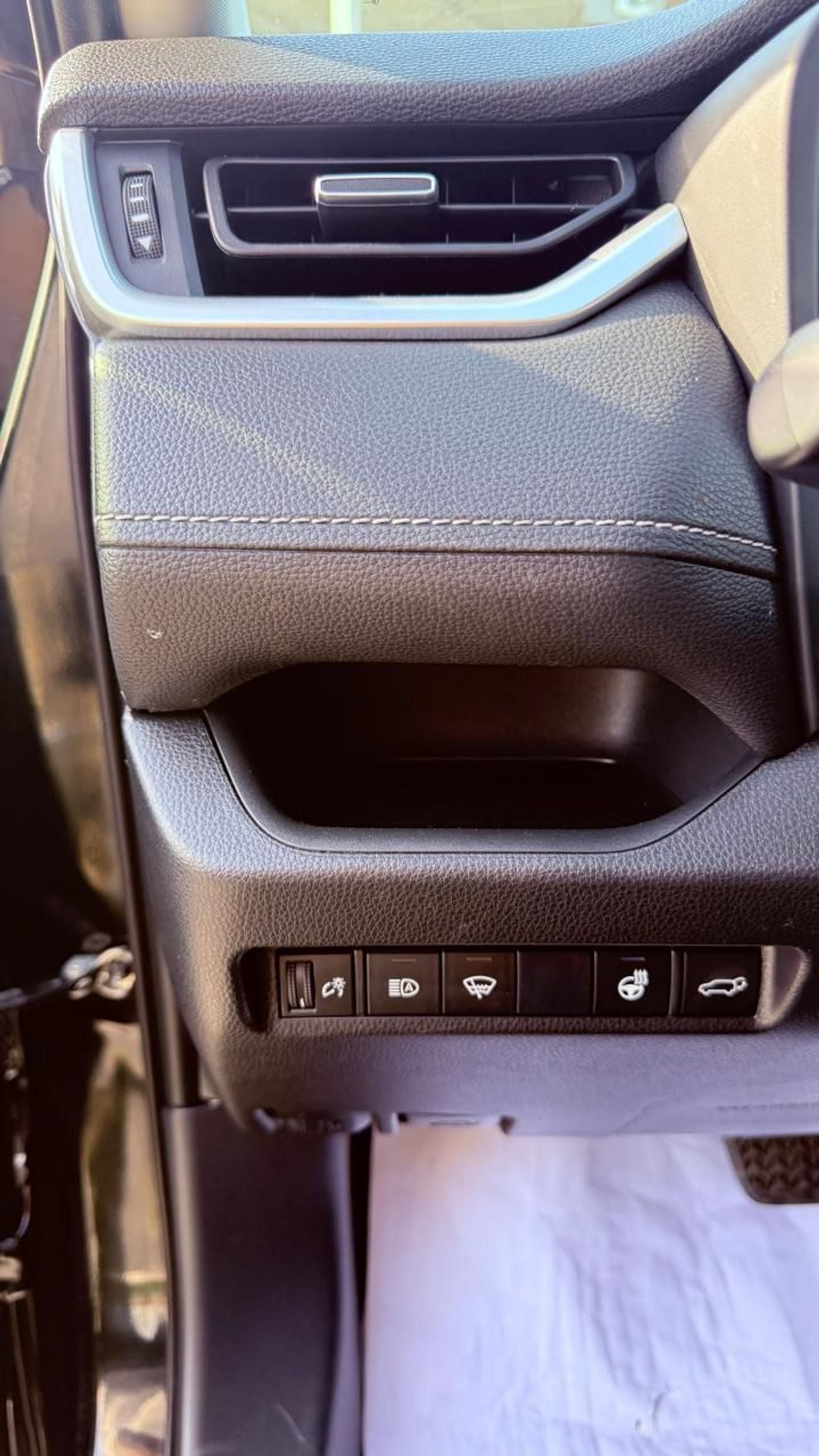 تويوتا راف ٤ XLE Premium  4X4
