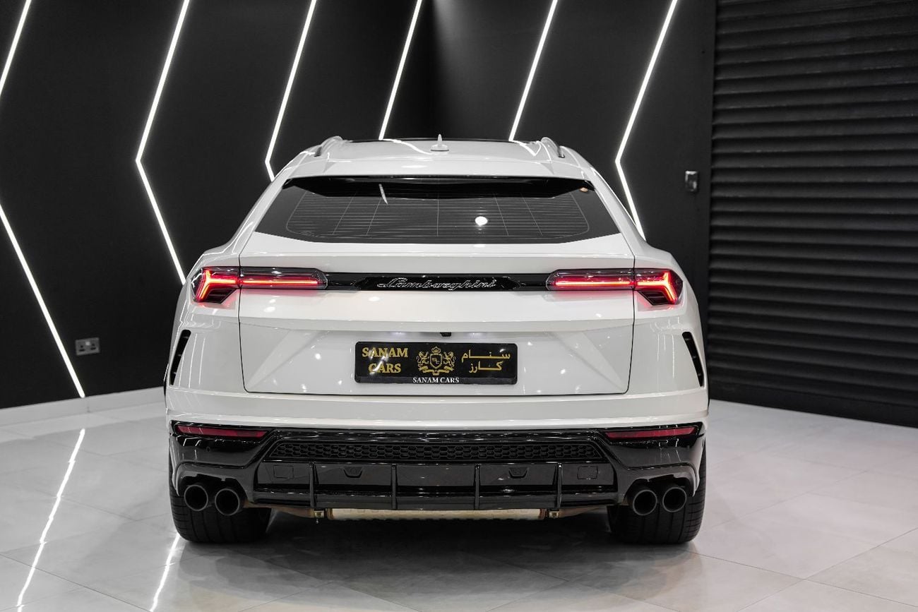 Lamborghini Urus Carbon Interior, Panoramic Roof, Two-Tone Interior, Lamborghini Warranty!!