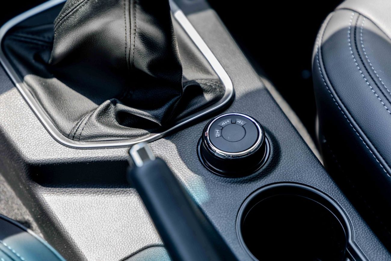 جريت وول وينغل 7 4X4 Standard 2.4L - Manual - Titanium White Inside Black