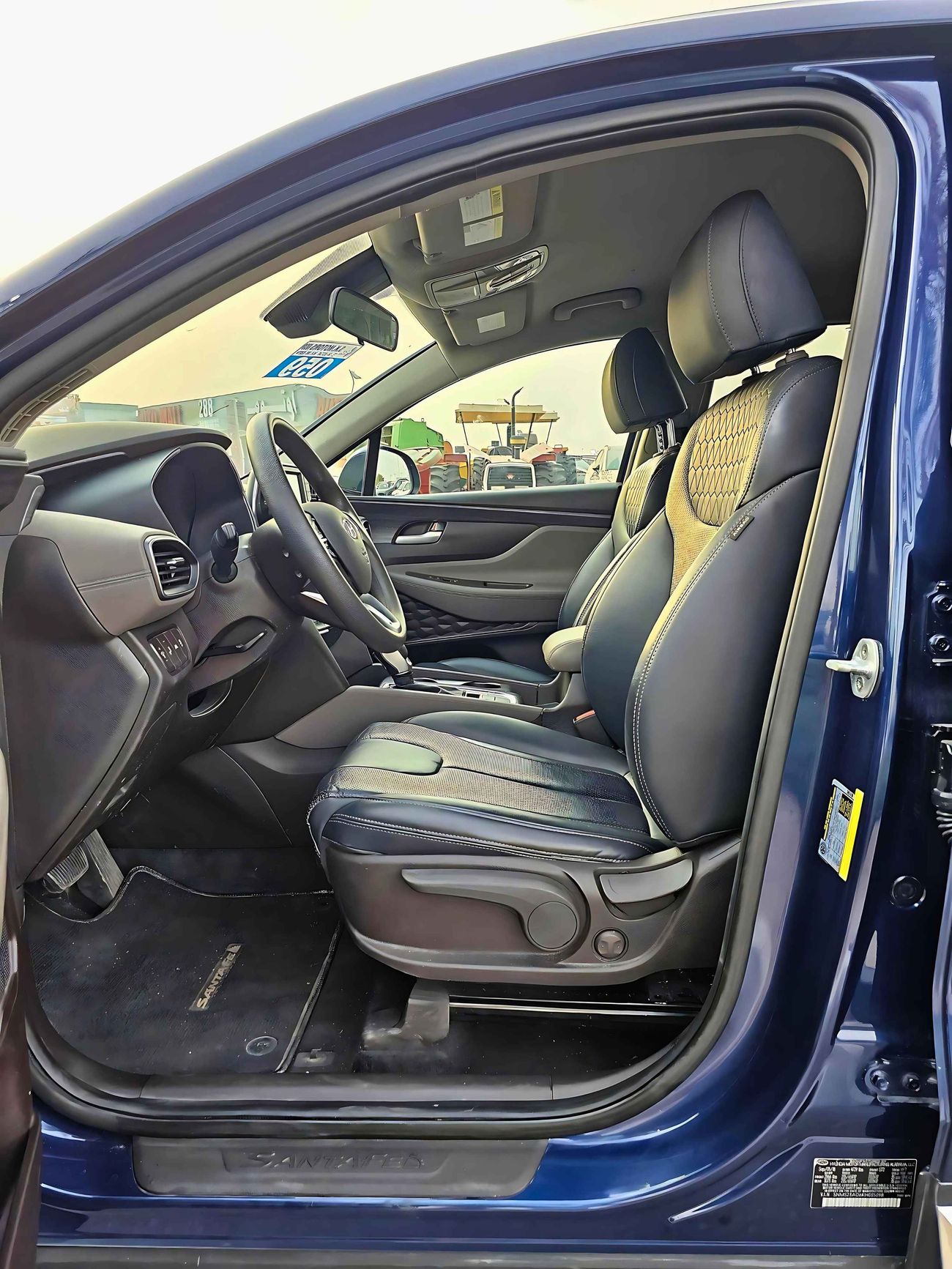 Hyundai Santa Fe SE/ RADAR/ LANE ASSIST/ LEATHER SEATS/ DVD CAMERA/ EXPORT ONLY / LOT# 35098