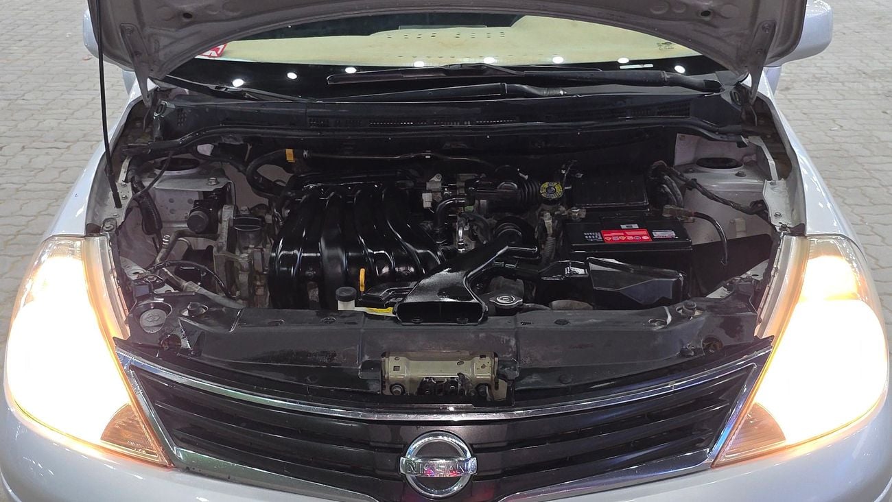 نيسان فيرسا