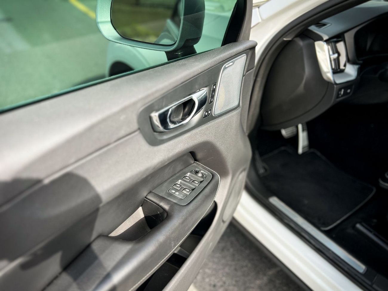 Volvo XC60 T6 R Design Plus