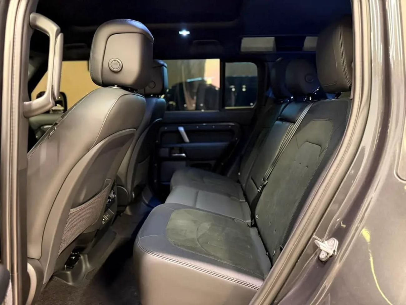 Land Rover Defender 110 P525 Carpathian Edition | Under Warranty & Service Contract