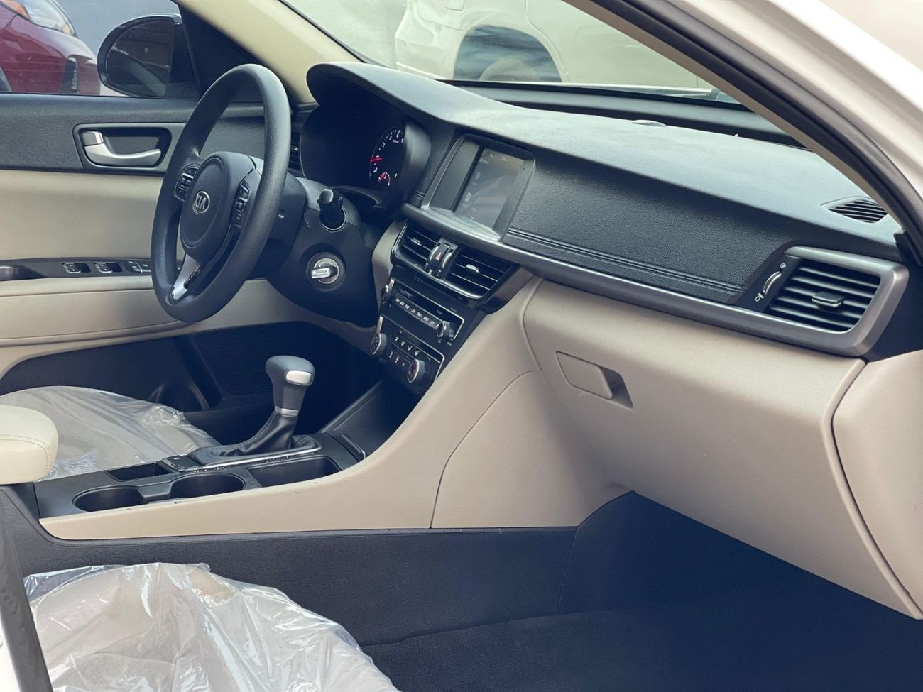 Kia Optima Optima / white / 2018 / in perfect condition