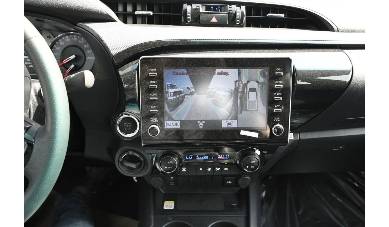 تويوتا هيلوكس GR Sport with Wireless Charger