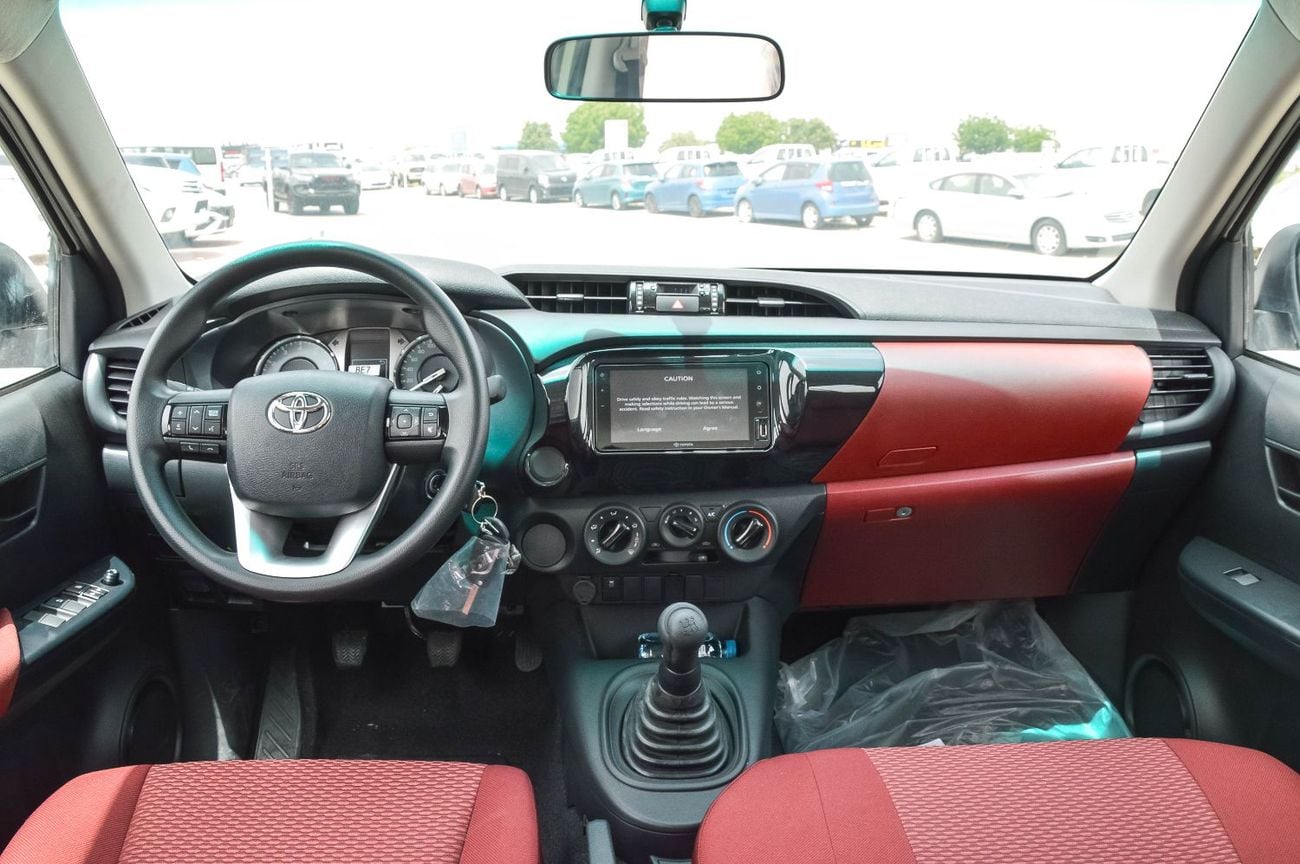 Toyota Hilux TOYOTA HILUX 2.7L RWD PETROL 4DOOR MT PICKUP 2025