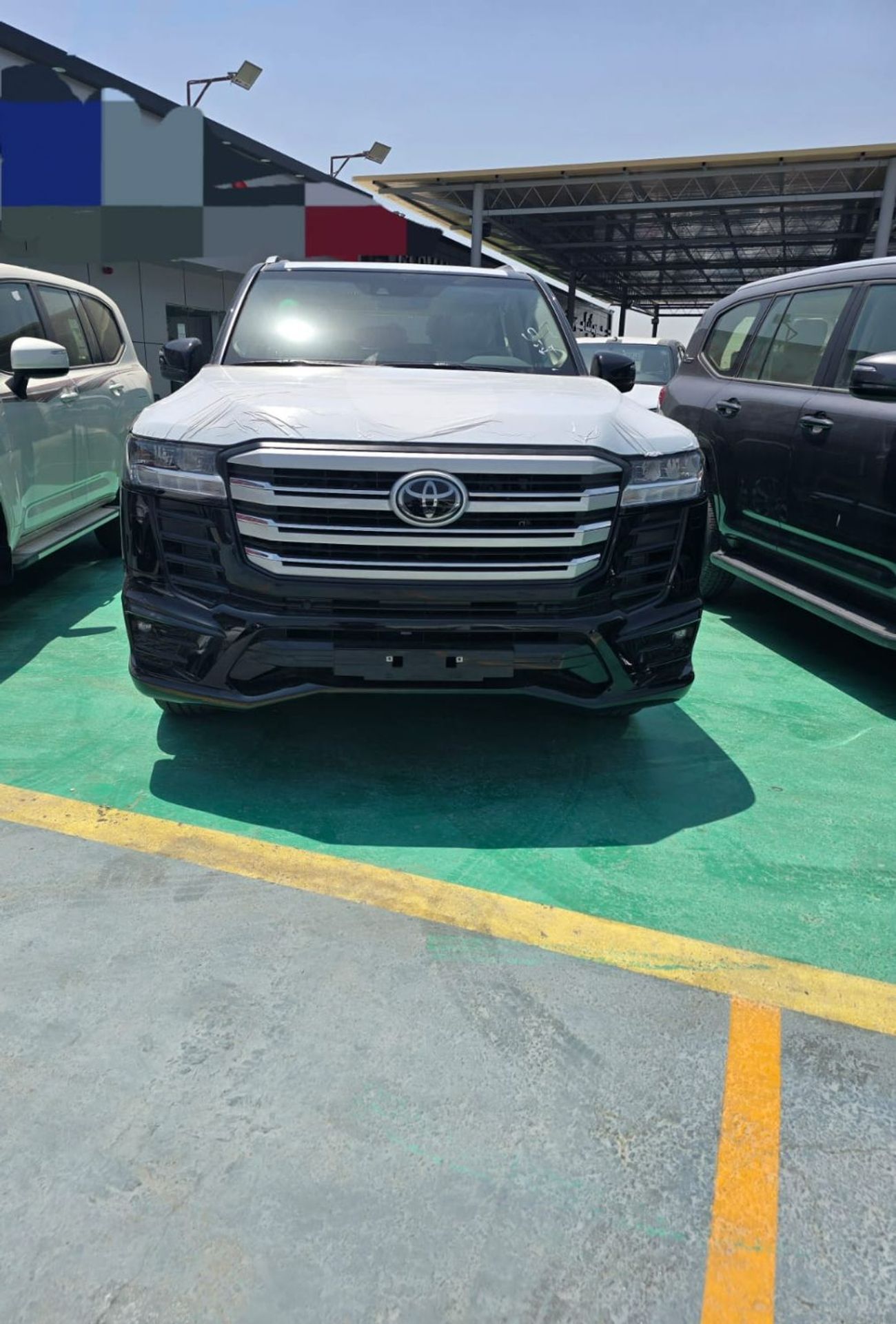 Toyota Land Cruiser TOYOTA LAND CRUISER LC300 GXR 3.5L PETROL TWIN TURBO WITH RADAR 2024 GCC