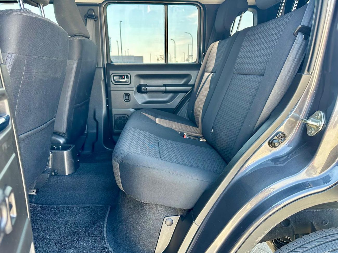 سوزوكي جيمني GLX 1.5L (5-Doors)