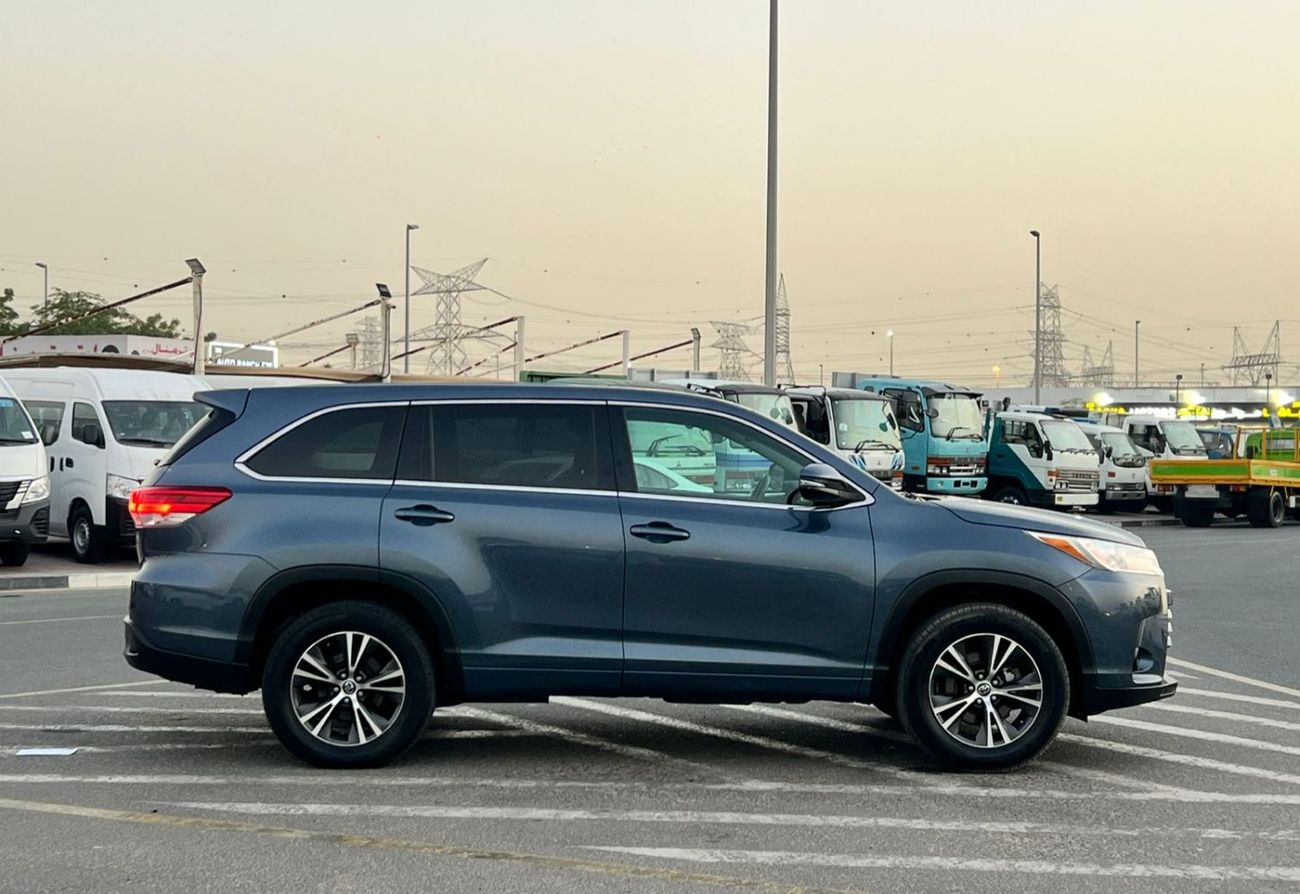 تويوتا هايلاندر 2018 Toyota Highlander Mid Option 2.7L V4 -AWD 4x4 - Rear Camera - Leather Seat