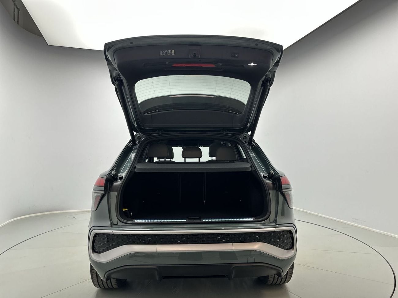 Audi Q3 SUV TFSI quattro 204hp Premium Edition (Ref# 26686)