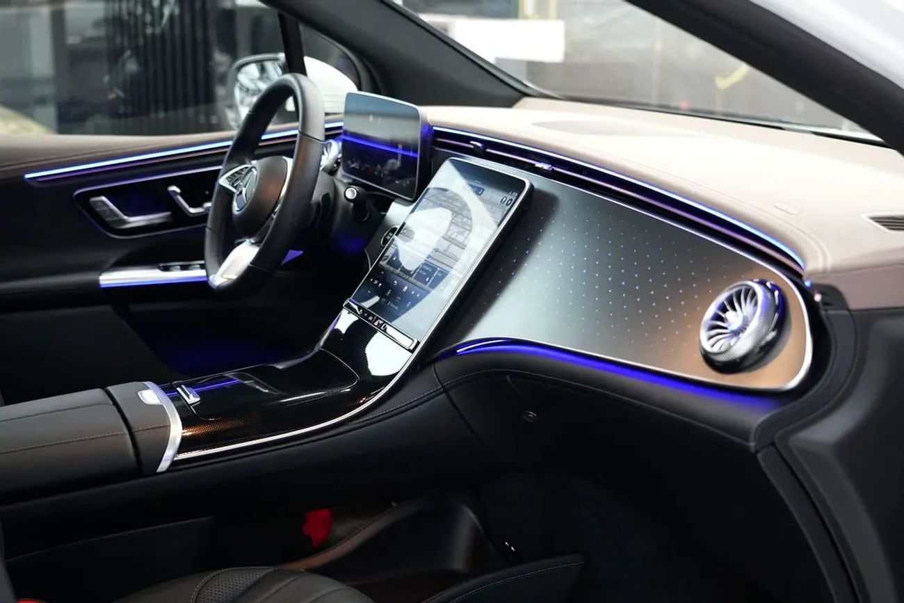 مرسيدس بنز EQE 350+ 350 | GCC 11k km | 5 Years Agency Warranty | 5 Years Service Contract