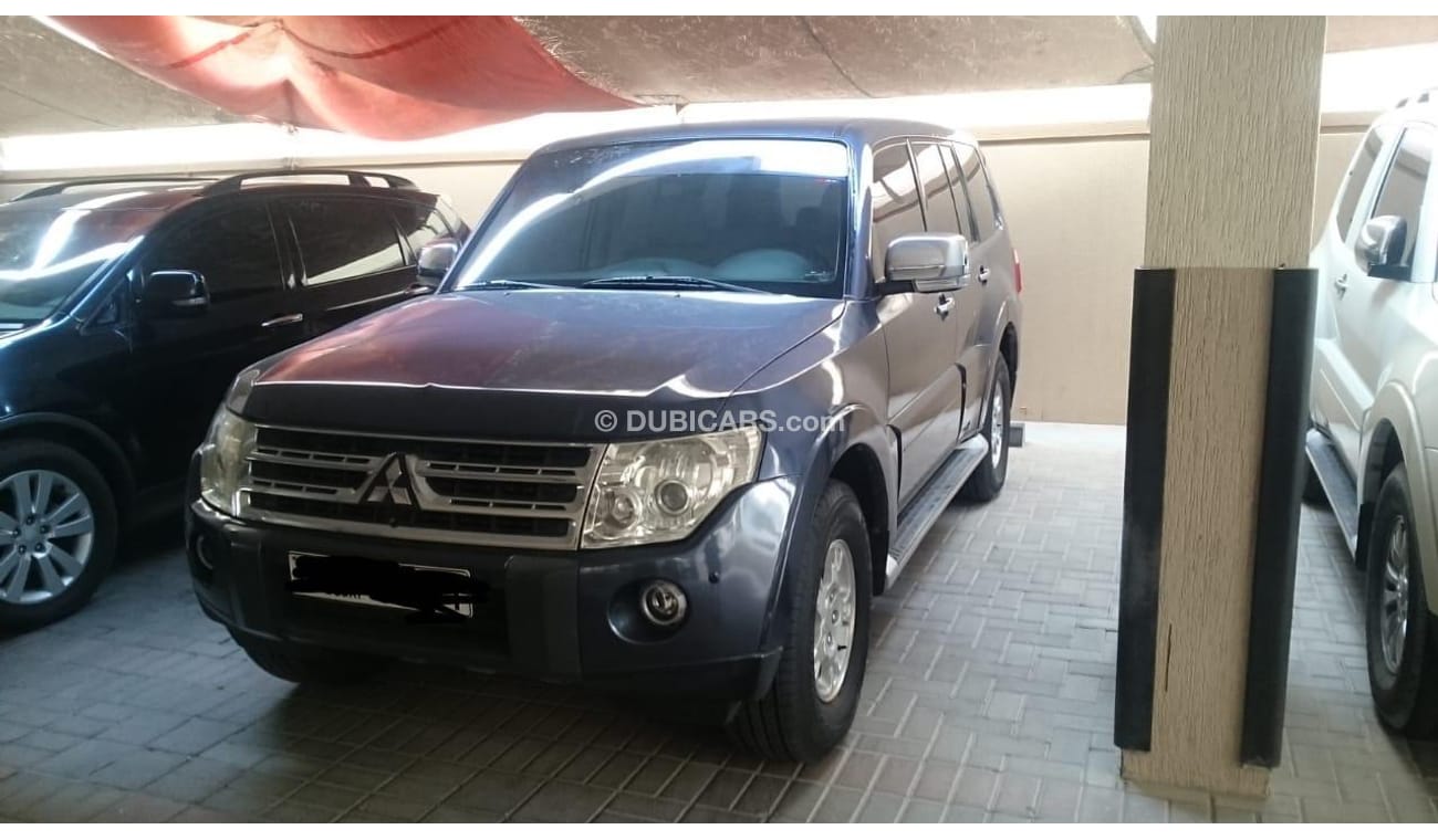 Mitsubishi Pajero very clean lady driven