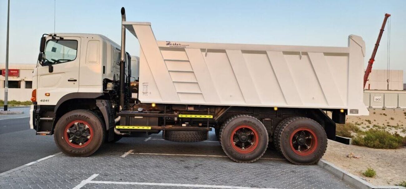 Hino 700 Series 4041 6x4 30TON 2024YM