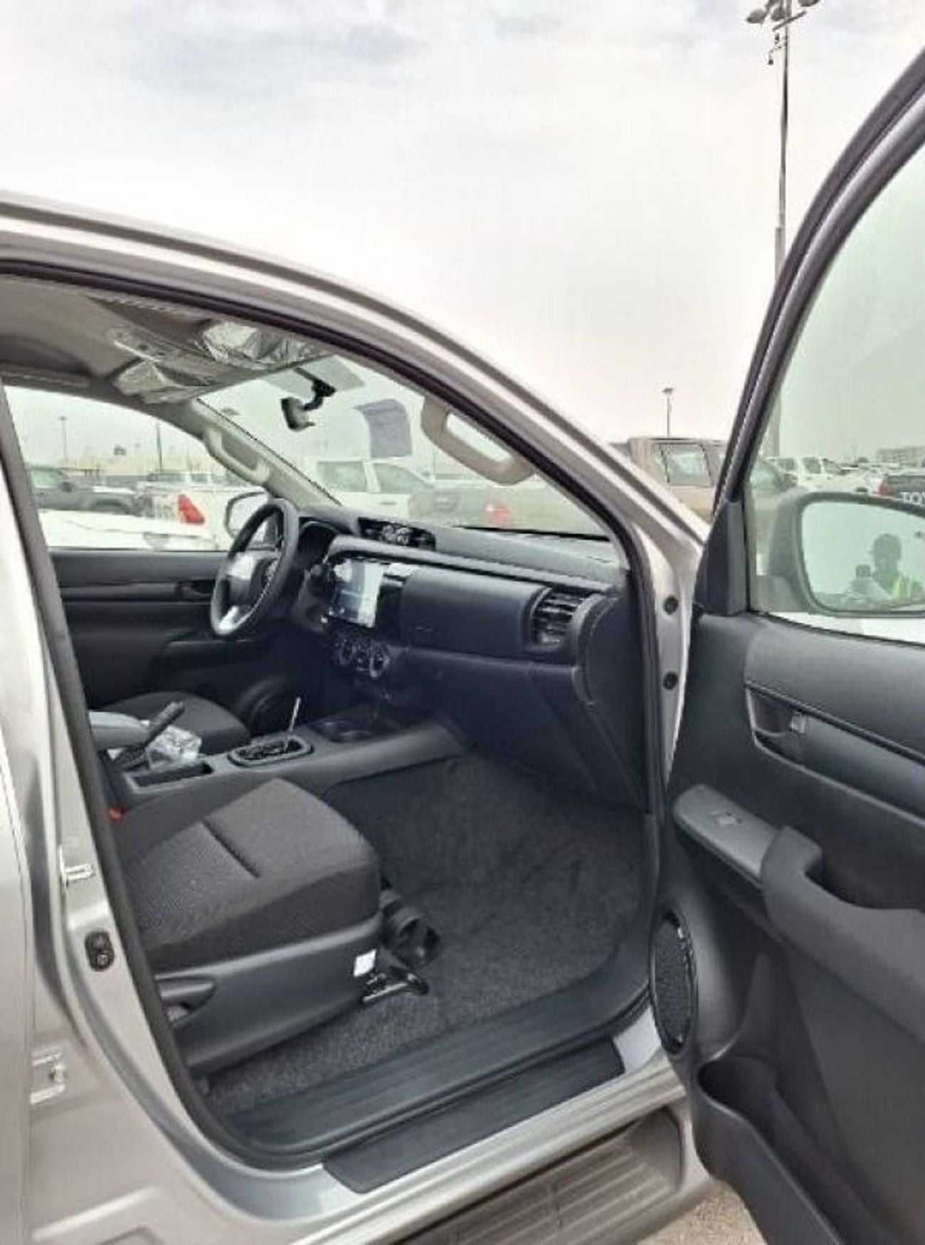 تويوتا هيلوكس Toyota Hilux Active Double Cab Med Auto 3I 2.4GD Diesel | 0 KM | 03 years Warranty