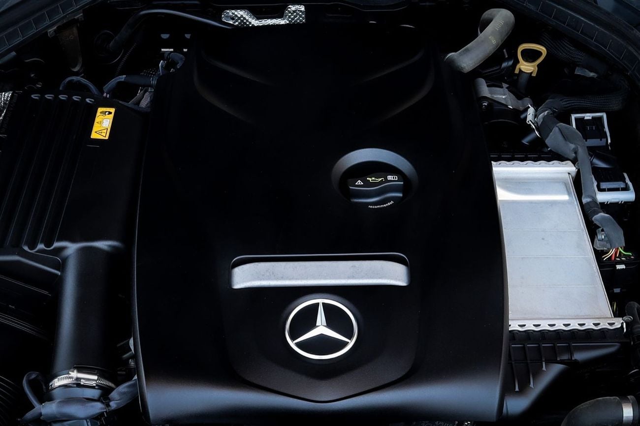 Mercedes-Benz C 200 Mercedes-Benz C200 AMG Pack 2018 GCC under Warranty with Flexible Down-Payment.