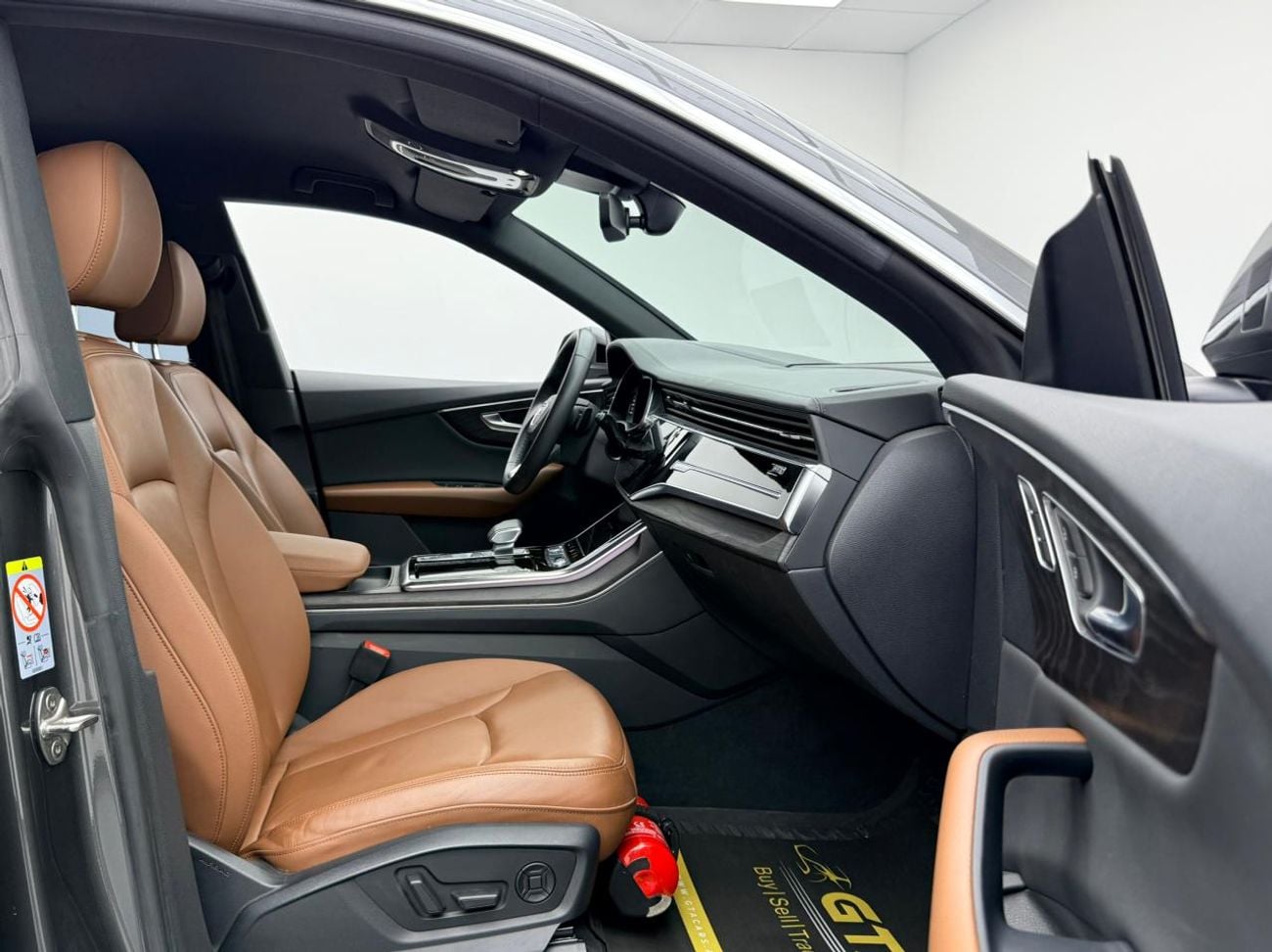 أودي Q8 55 TFSI quattro 3.0L SUV