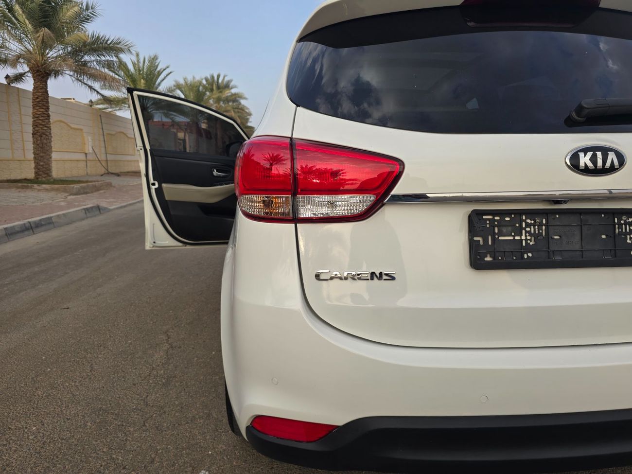 Kia Carens EX Deluxe 2.0L