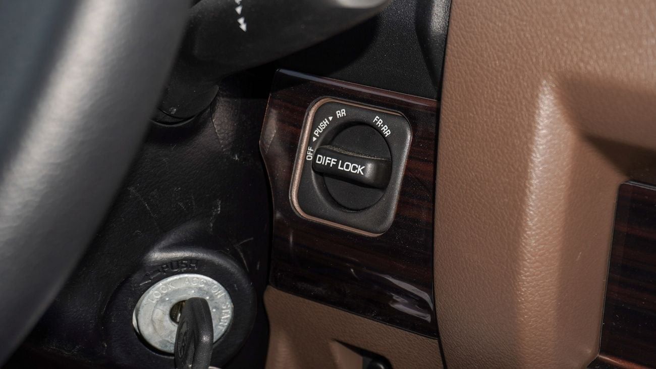 Toyota Land Cruiser Pick Up 4.0L V6 Single Cabin A/T