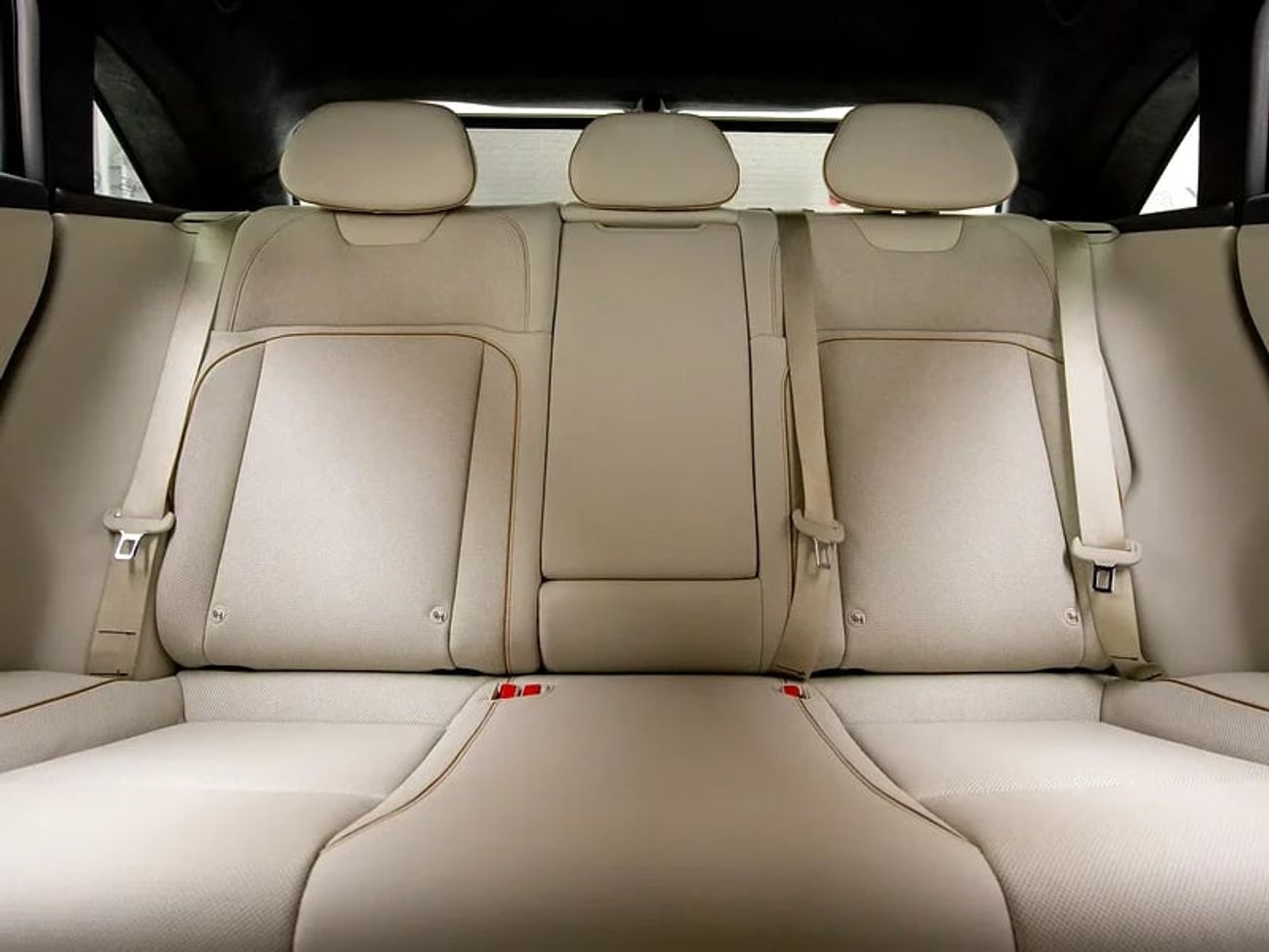 لوسيد اير Pure