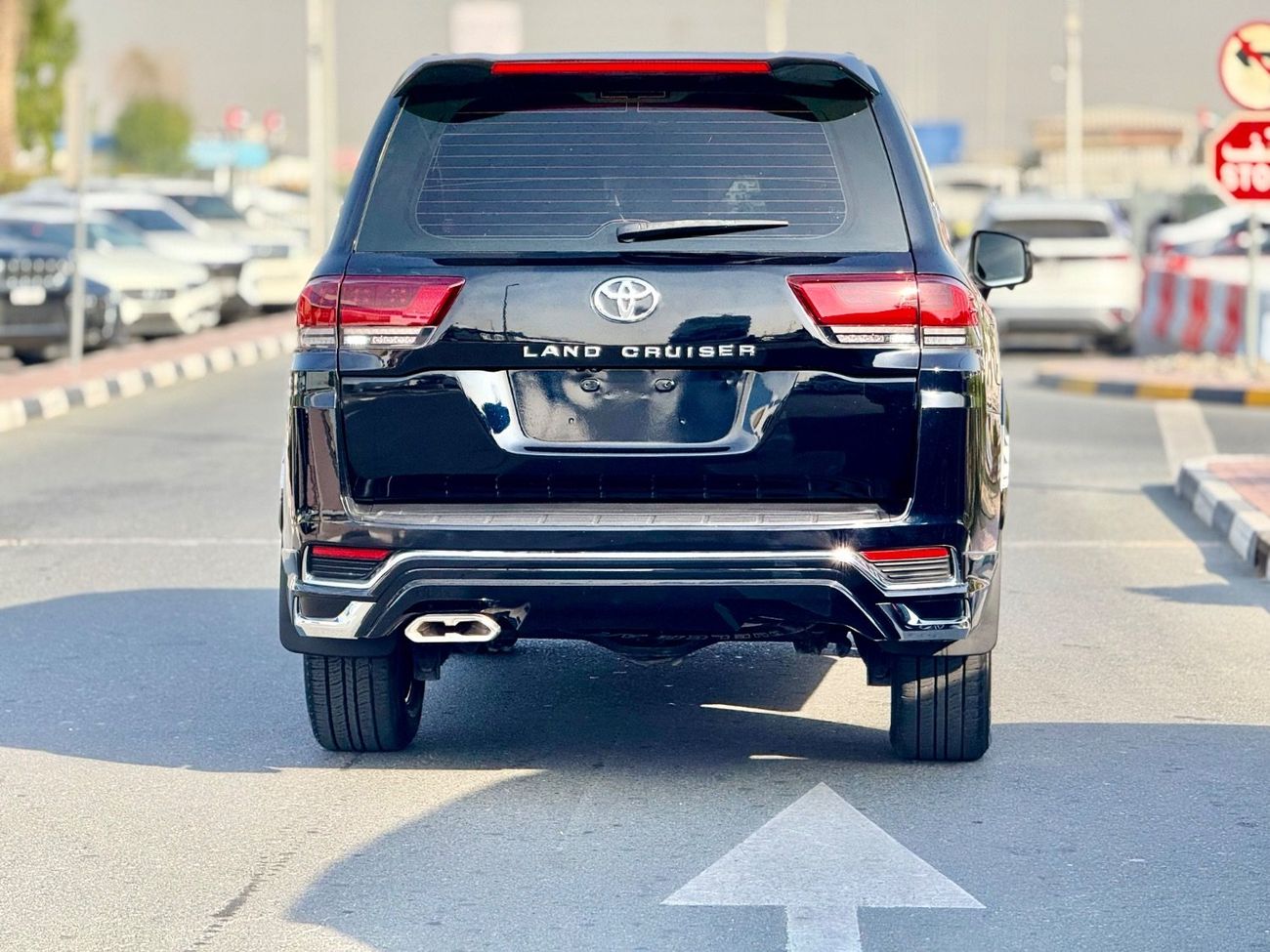 تويوتا لاند كروزر Toyota Land Cruiser V6 model 2019 fuel petrol interior and exterior 2025
