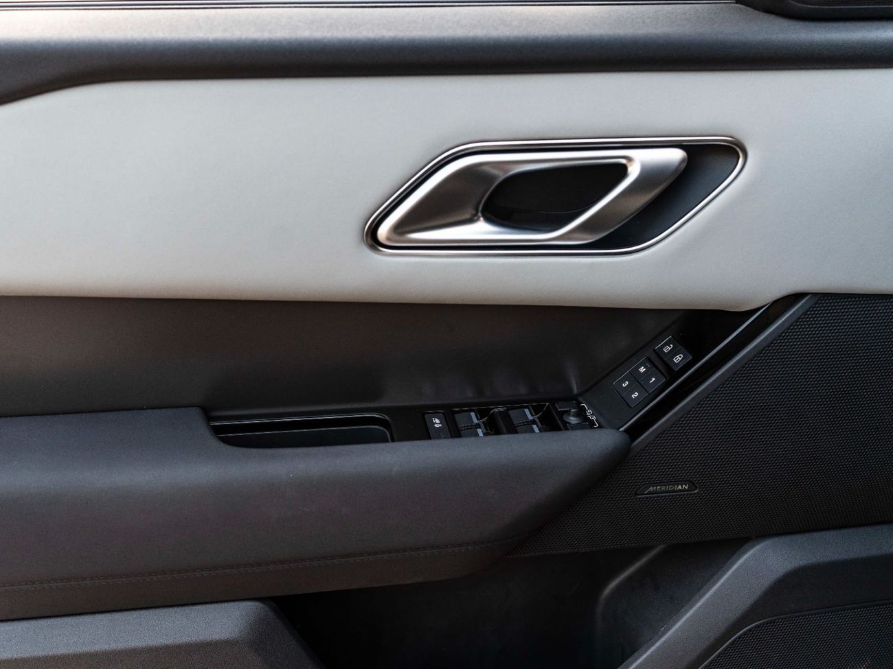 Land Rover Range Rover Velar P250 R-Dynamic SE 2.0L