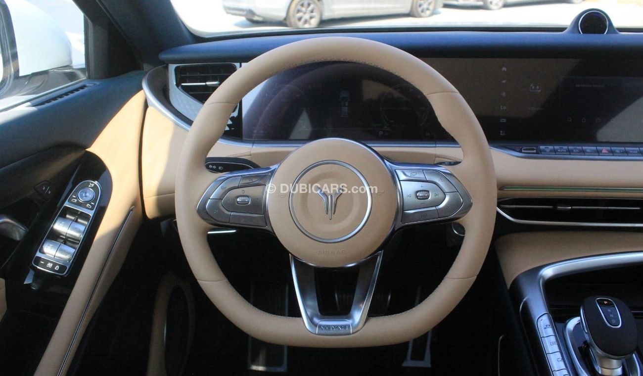 فويا فري Luxury Electric Car AWD 2022 Model Year only for export