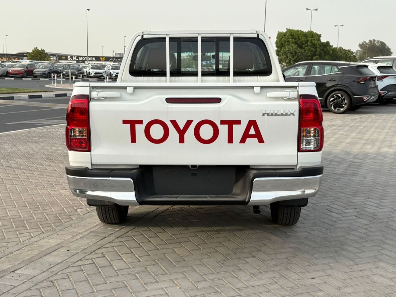 Toyota Hilux 2.0L petrol