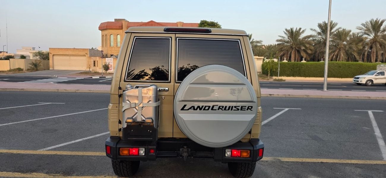 تويوتا لاند كروزر 70 LC71 HT VXR