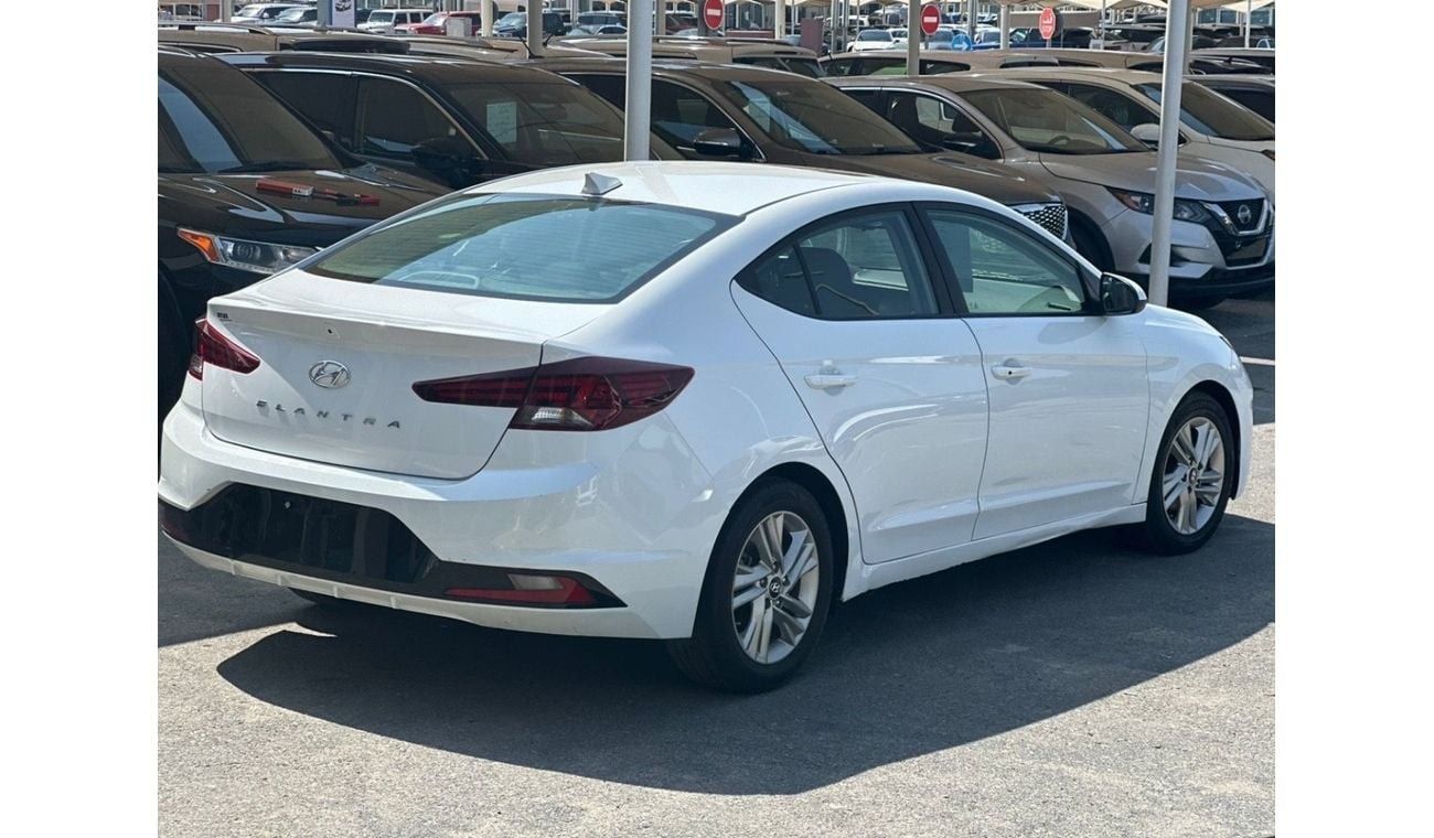 Used Hyundai Elantra Base 2.0L 2019 for sale in Sharjah - 820441