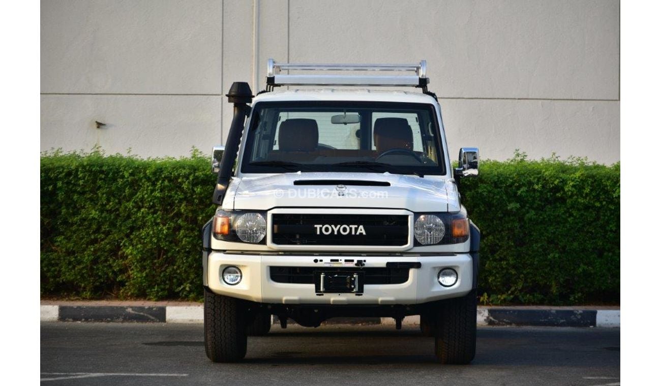 تويوتا لاند كروزر 70 76  LX LIMITED V8 4.5L TURBO DIESEL  MANUAL TRANSMISION - 70TH ANNIVERSARY EDITION