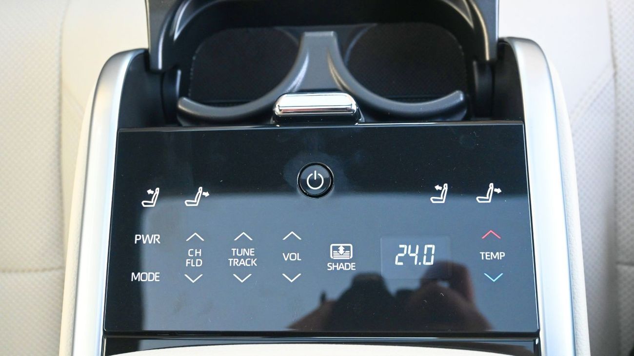 تويوتا كامري -Toyota Camry Hybrid Limited