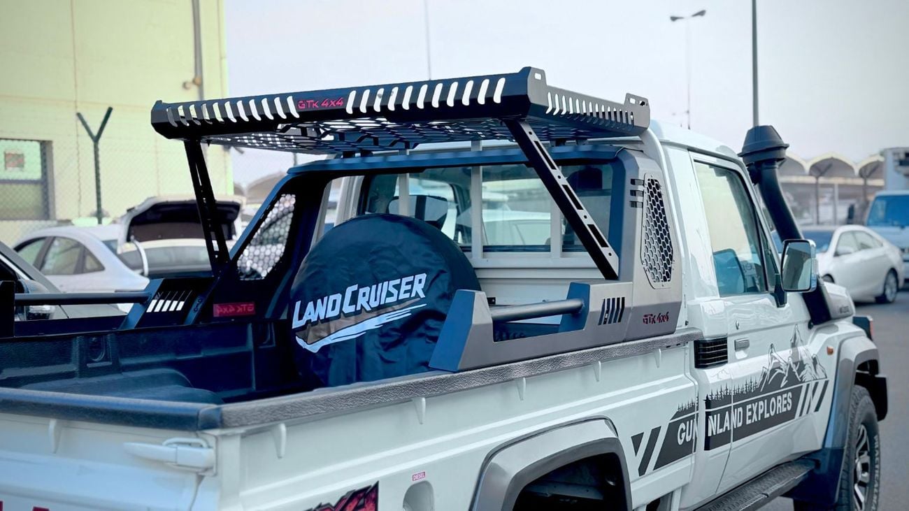 تويوتا لاند كروزر Toyota landcruise pickup single cab 2020Model 4.5 1VD Diesel engine RHD Colour White Interior grey 2