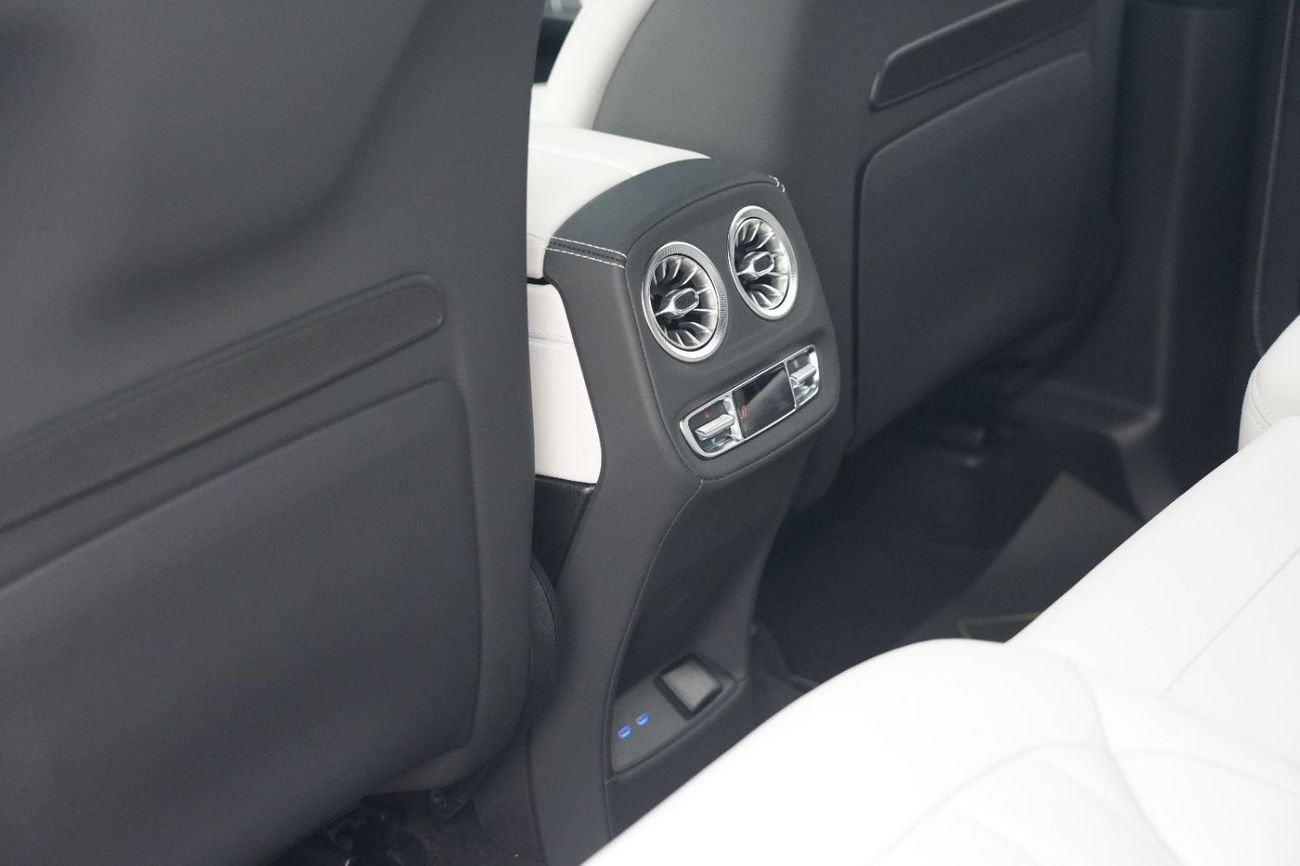 مرسيدس بنز G 63 AMG Mercedes-Benz G 63 | 2025 GCC 0km | Agency Warranty | AMG Package | Carbon Fiber | 22 inch Rims