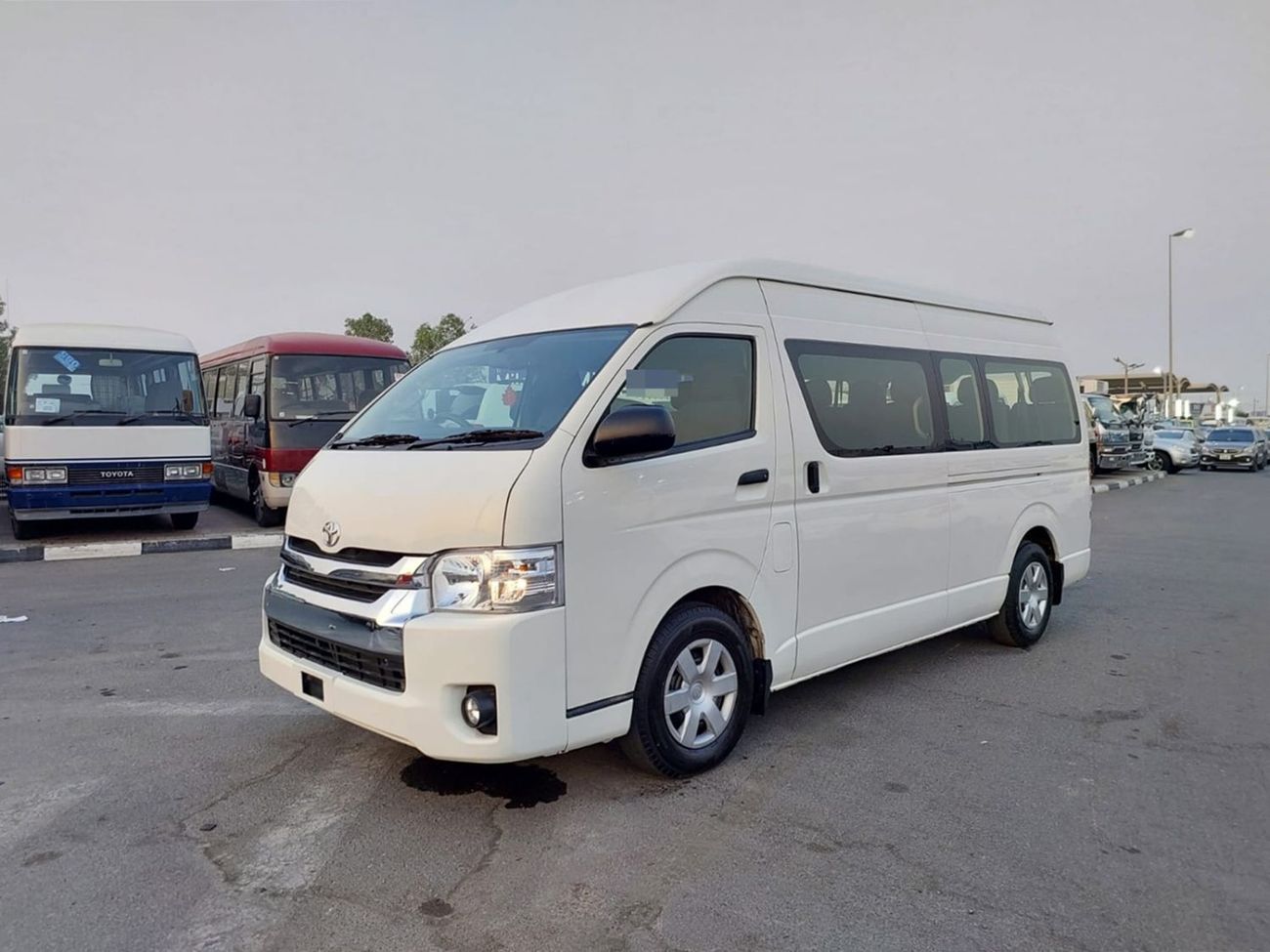 Toyota Hiace TOYOTA HIACE COMMUTER VAN RHD 2016 MODEL 3.0 L DIESEL AUTOMATIC(PM28060)