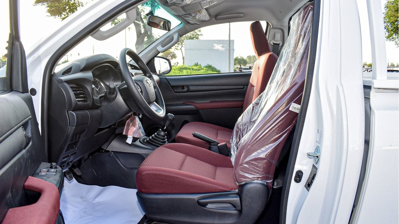 Toyota Hilux GL 2.7L Single Cabin 4WD M/T