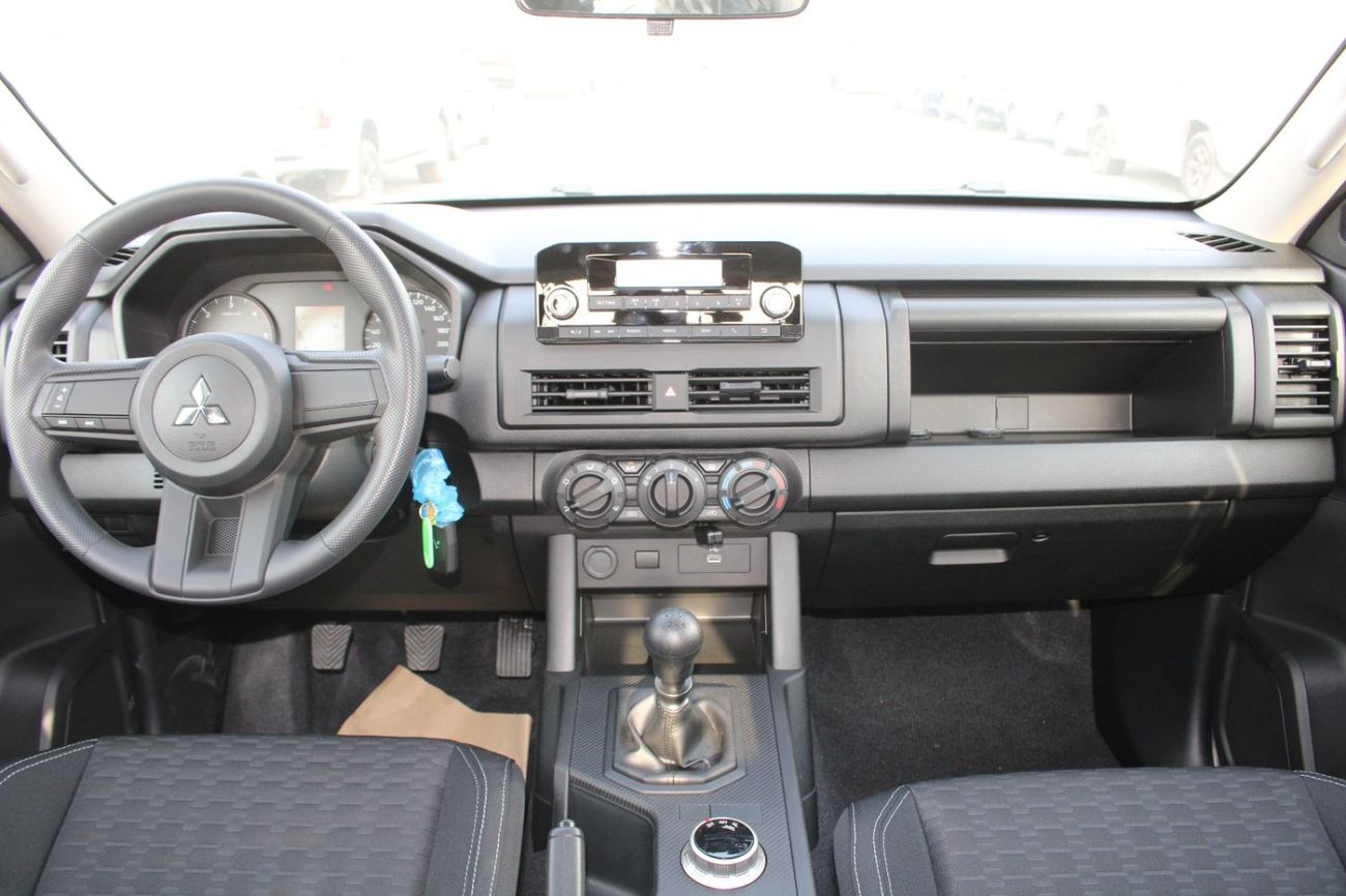 Mitsubishi L200 MITISUBISHI L200 2.4L DIESEL DOUBLE CAB 4WD GLS MANUAL