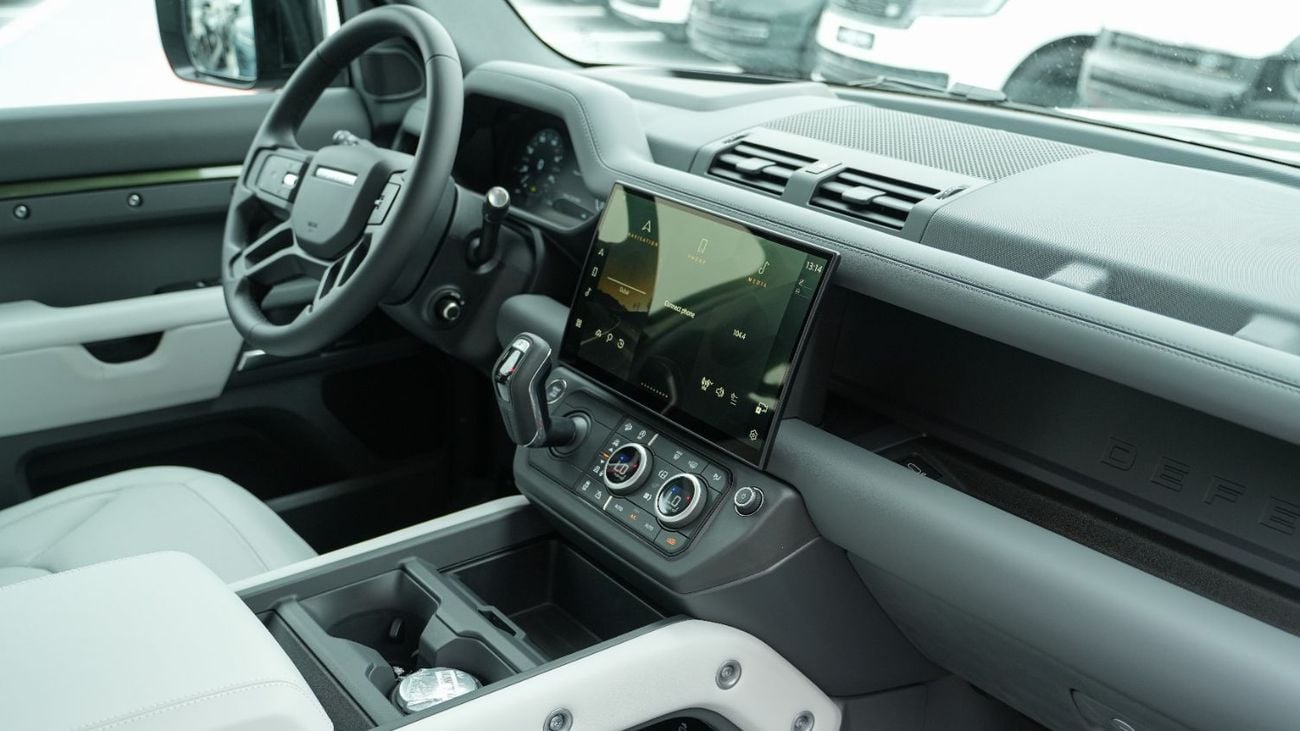 Land Rover Defender P400 X-Dynamic HSE Woolstone Green 2026MY Export Only