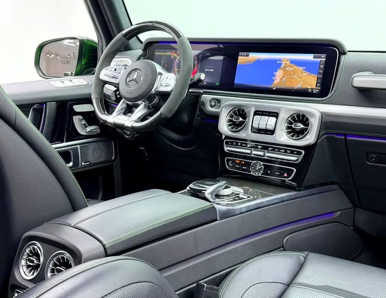 Mercedes Benz G63 AMG G63 AMG G Manufaktur, MB Warranty + Service Pack, Carbon Fiber Interior, GCC