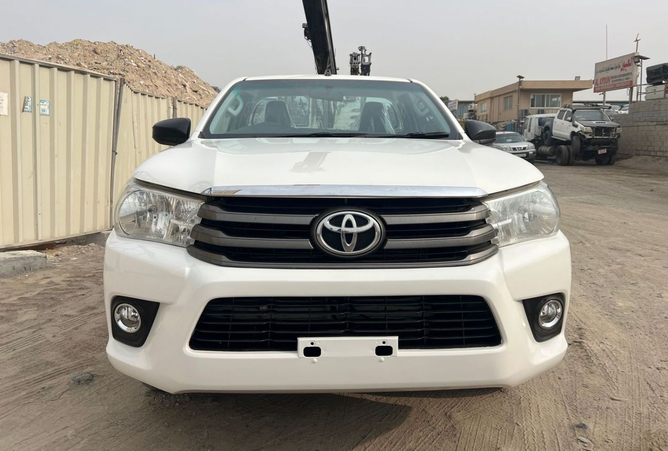 Toyota Hilux diesel 2.4 liter ,right hand drive ,manual gear 2wd