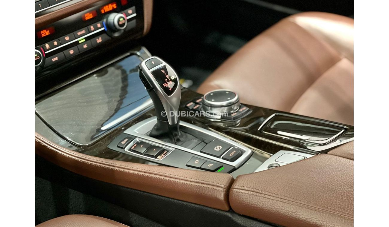 بي أم دبليو 528i 2015 BMW 528i, Full BMW Service History, Warranty, GCC