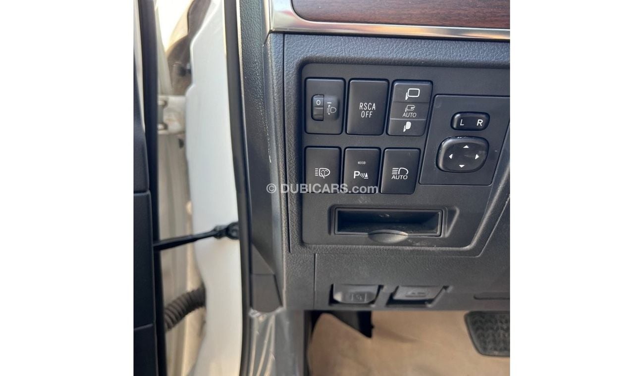 Toyota Land Cruiser VXR