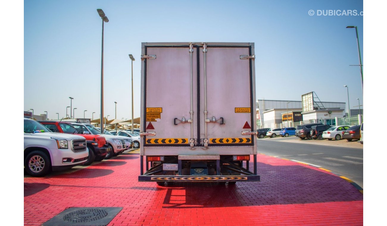 ميتسوبيشي كانتر 2016 | MITSUBISHI CANTER 4.2 TON TRUCK | RED-DOT CHILLER | 16-FEET | GCC | VERY WELL-MAINTAINED | SP