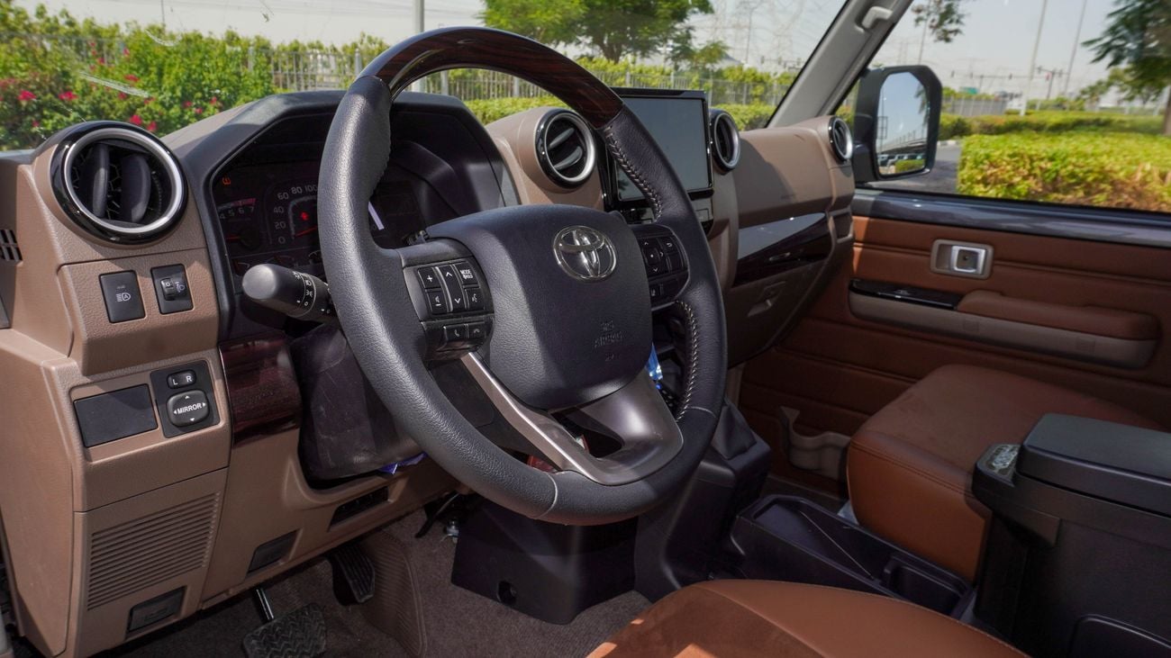 Toyota Land Cruiser 70 LX 4.0 L V6