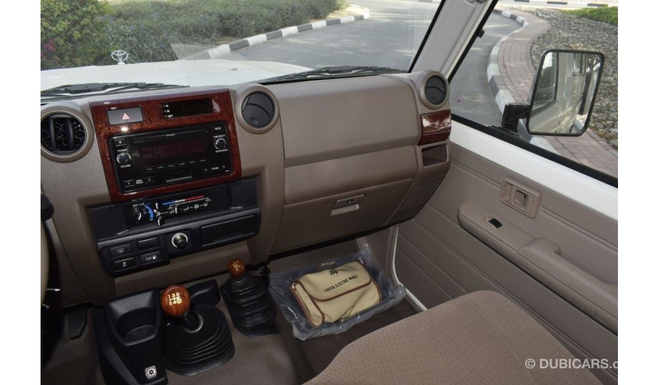 Toyota Land Cruiser 78 WITH WINCH & DIFF LOCK, ROOF RACKS