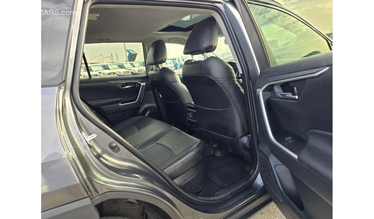 Toyota RAV4 2020 Model hybrid Engine full option sunroof, push button and original leather seats